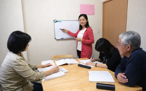 楽しく英語を学ぶ様子の画像